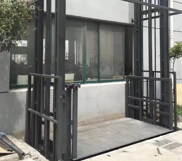 渝水导轨式施工升降机助力民生工程提速增效